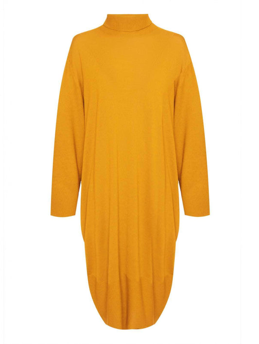 Seamless dress made of a ultra-fine blend of merino wool knitted fabric, with a play of raised placement stitches. Trapeze silhouette, soft high collar, three-quarter sleeves. Simple elegance to show in everyday life