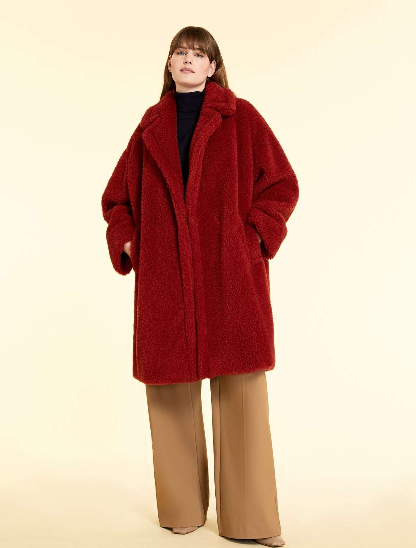 Spacious TEDDY Coat TAROCCHI in camel wool with wide lapels and French pockets