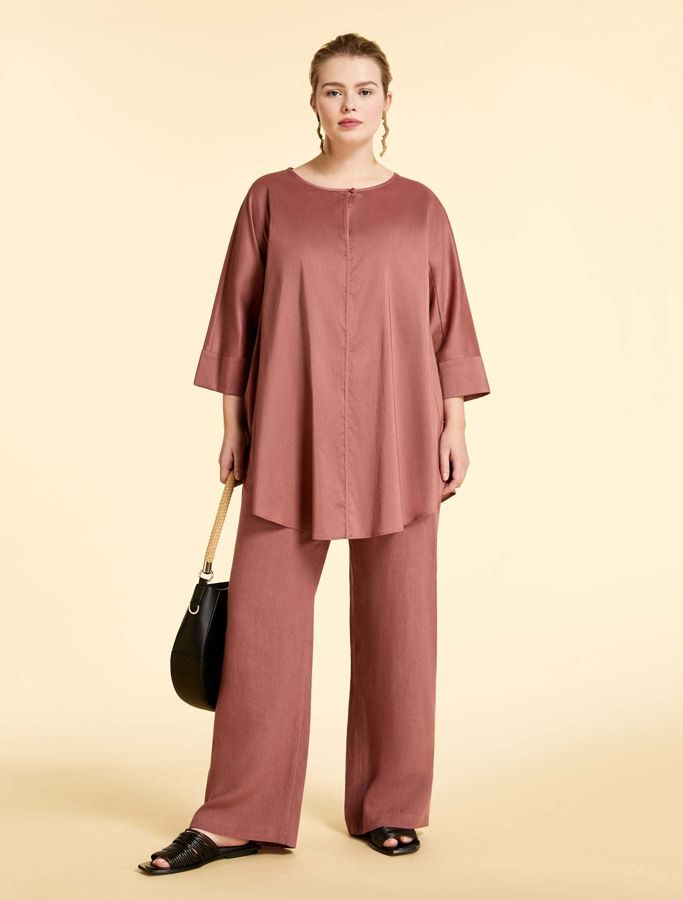 Marsala FIORAIO tunic in flared fit with embroidered keyhole neckline and asymmetric hem