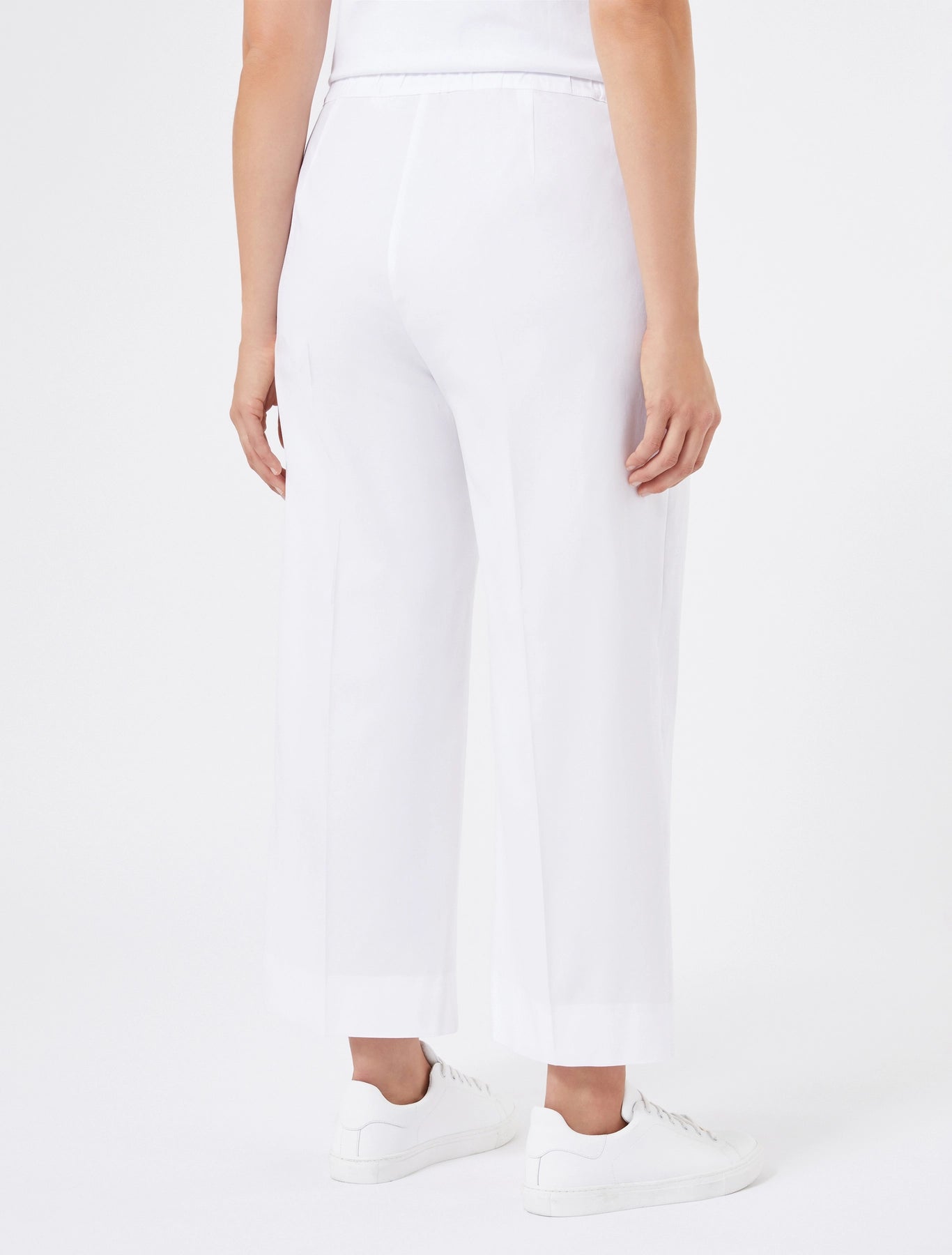 PIETRE cropped trousers with elasticated waistband, back view