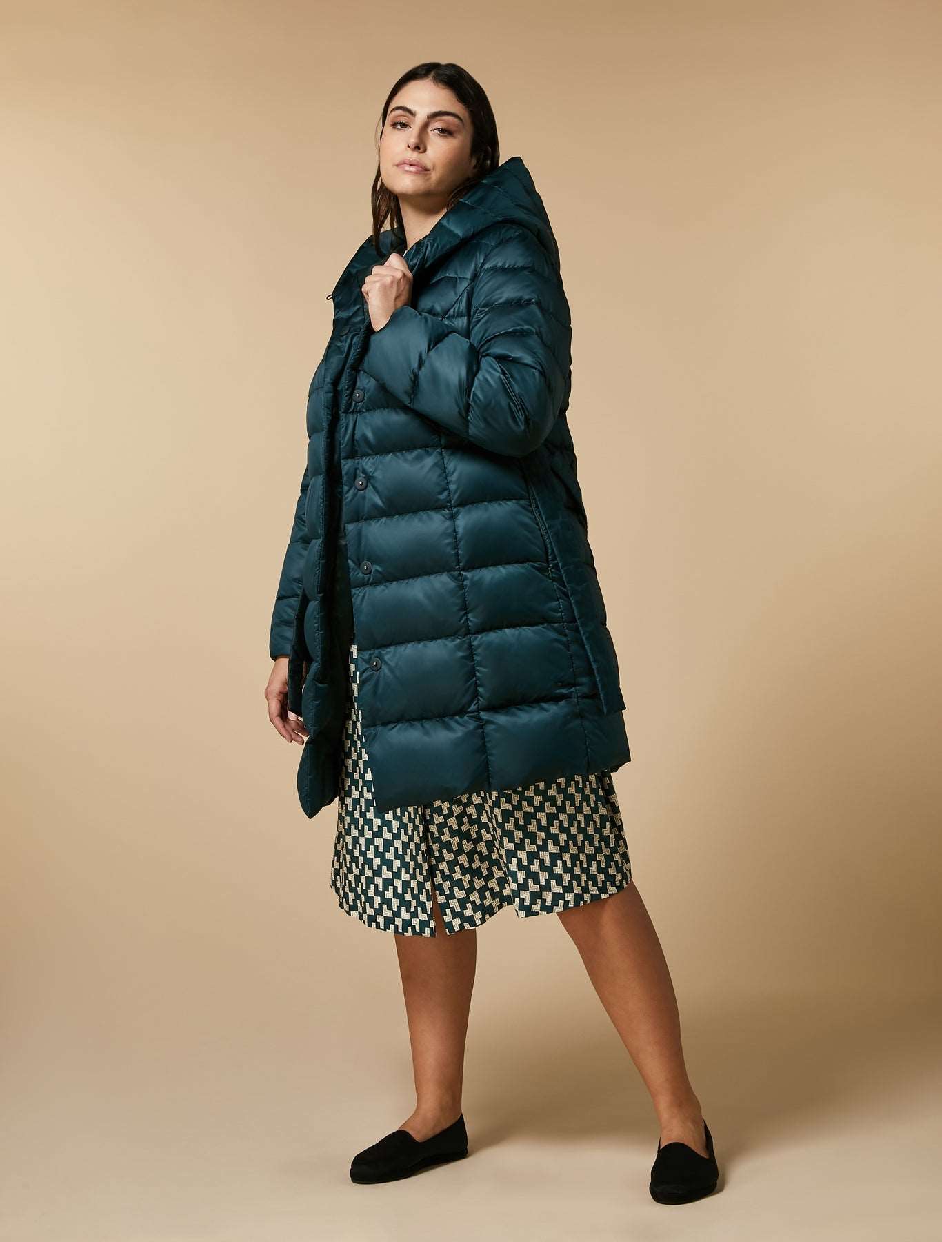 Reversible two-tone quilted down coat PIETRO with hood, snap fastening, zippered pockets, and matching belt