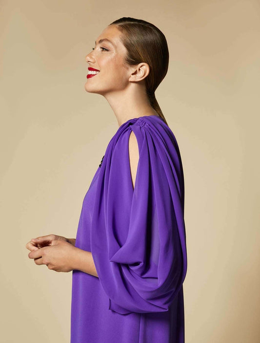 Dress DEDICATO three-quarter sleeve crepe georgette dress with pleated shoulders and colorful crystal embroidery