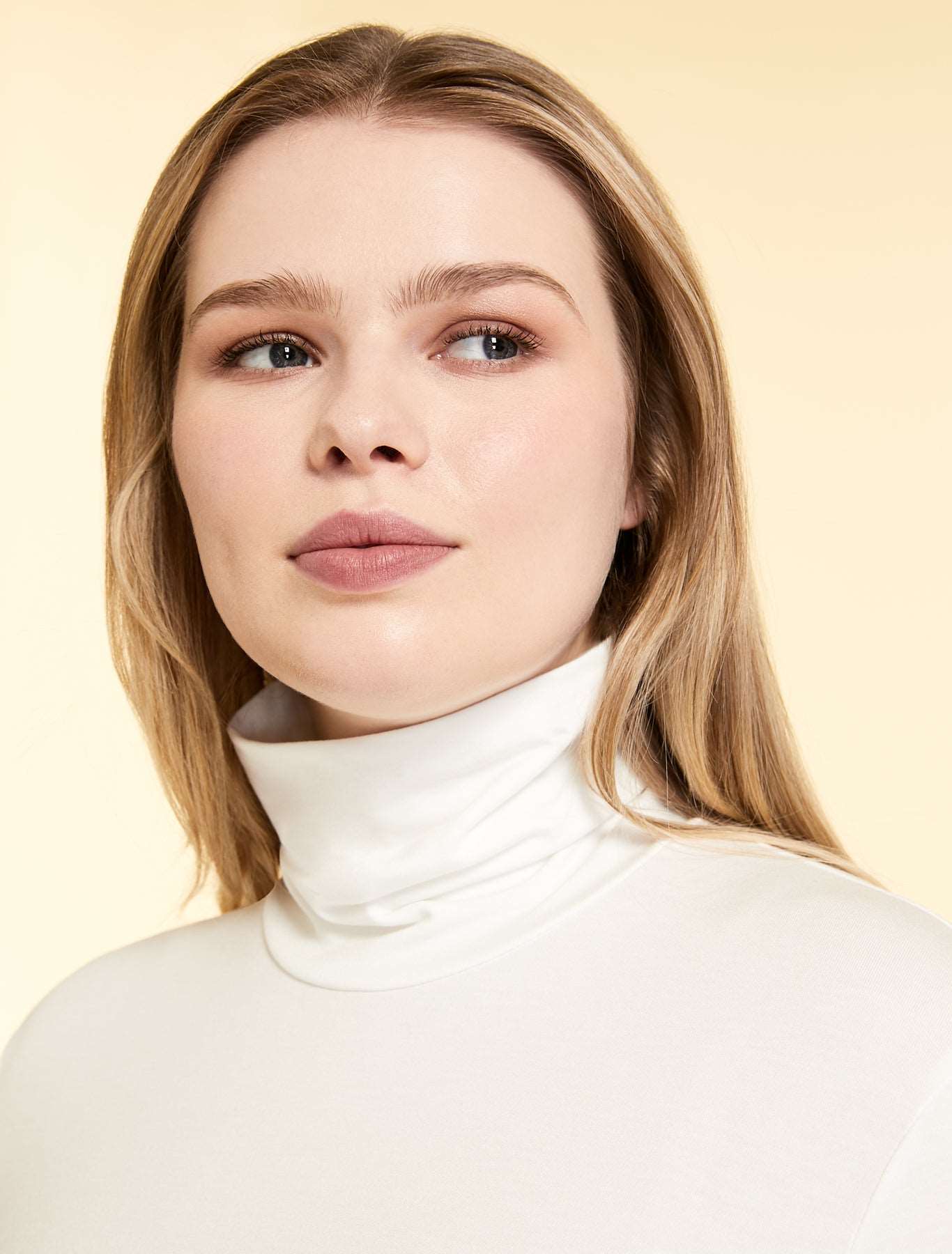Long-sleeved Sweater ZAFFIRO with stand-up collar in white and blue colors