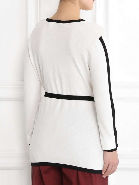 White Sweater DEMARCHI with black striped trim and belt, made of non-creasing fabric for travel elegance