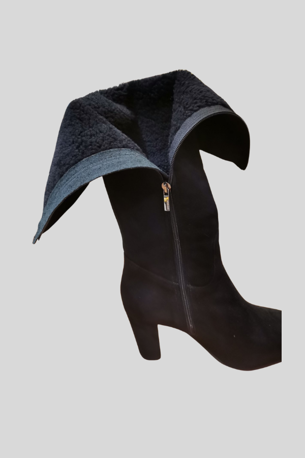 Winter boots LARIANO in black suede and leather with sheepskin lining and side zipper, size 42