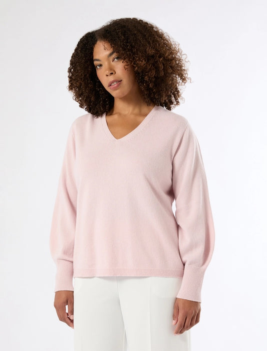 Noemi light pink V-neck sweater, front view
