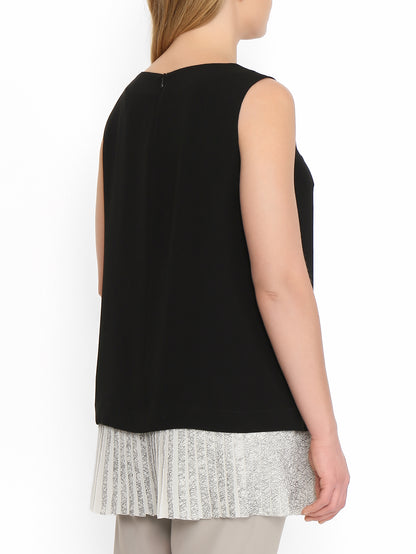 Back view of BERNINI tunic with zip closure
