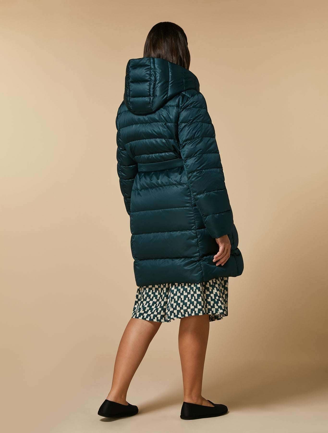 Reversible two-tone quilted down coat PIETRO with hood, snap fastening, zippered pockets, and matching belt