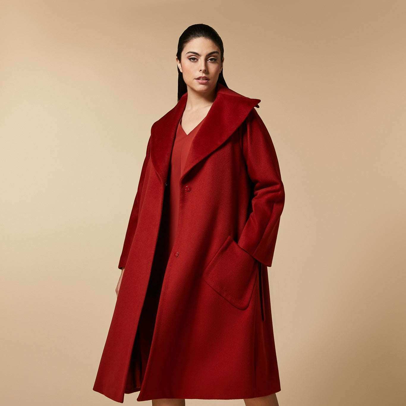 Elegant hand-sewn Coat TEMPO in pure virgin wool with maxi lapel collar and adjustable waist belt