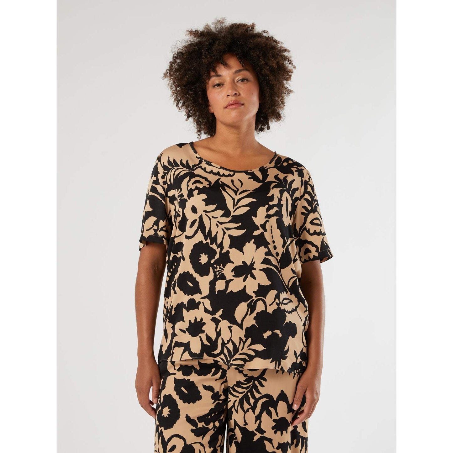 PLACIDO printed viscose blouse in bold print with boxy fit and round neckline