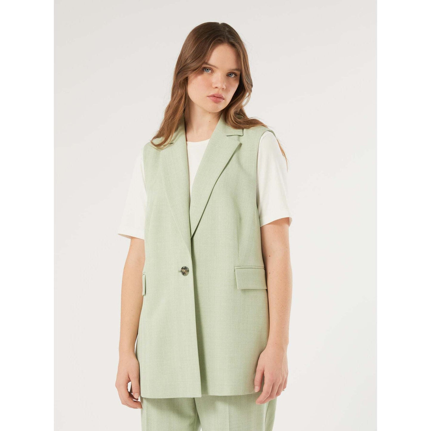 DIALOGO Tailored Gilet in sage green with lapel collar and tailored semi-fitted silhouette
