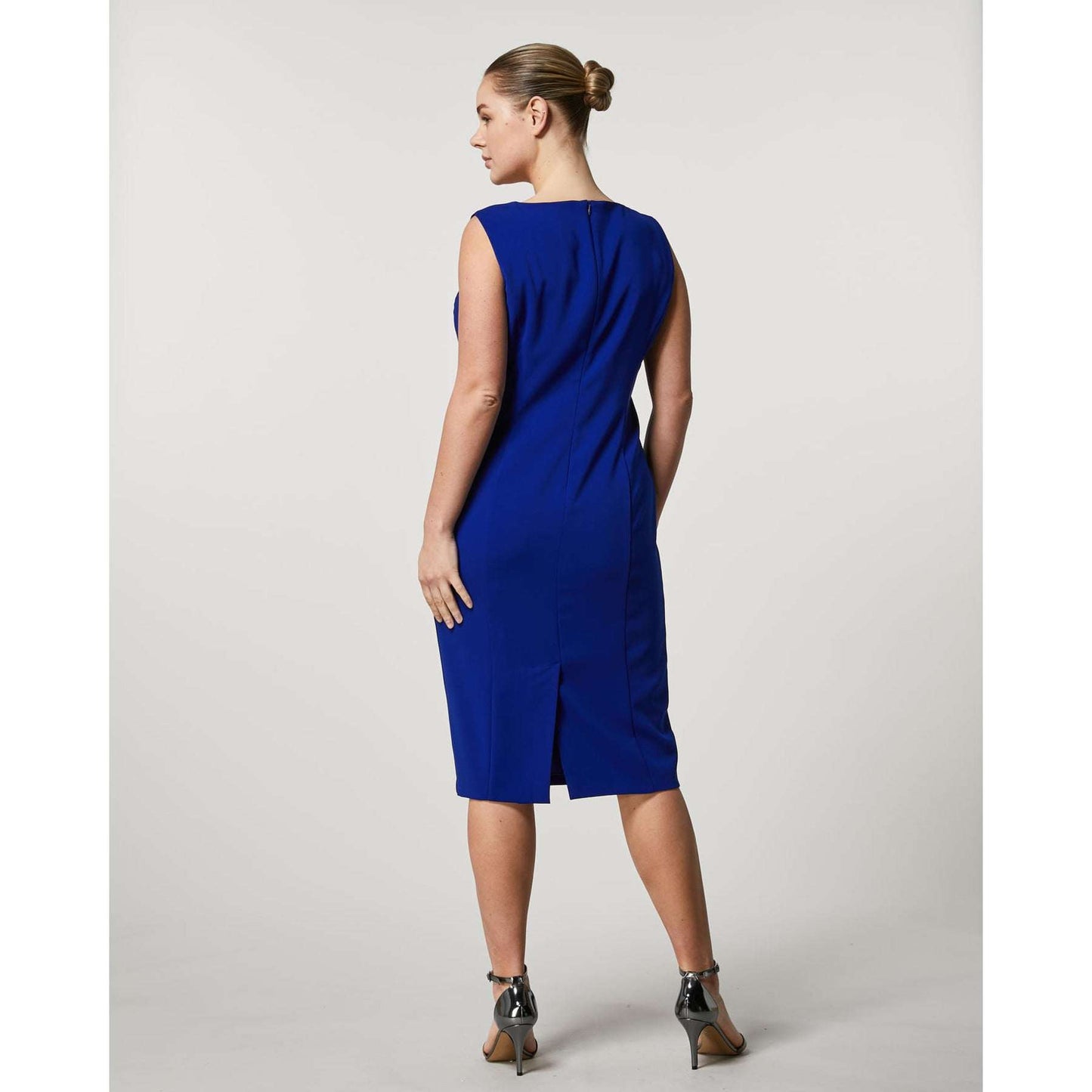 Elegant Dress DAMIERE princess-style with round neckline, detachable sleeves, and back slit in cady fabric