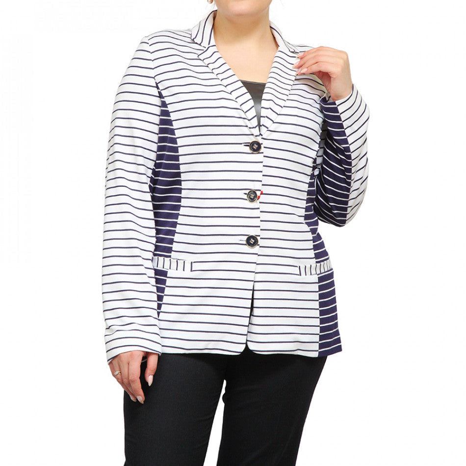 Thick tricot OCCORSO jacket with two-tone fabric, reversible collar, swaddle pockets, and button fastening