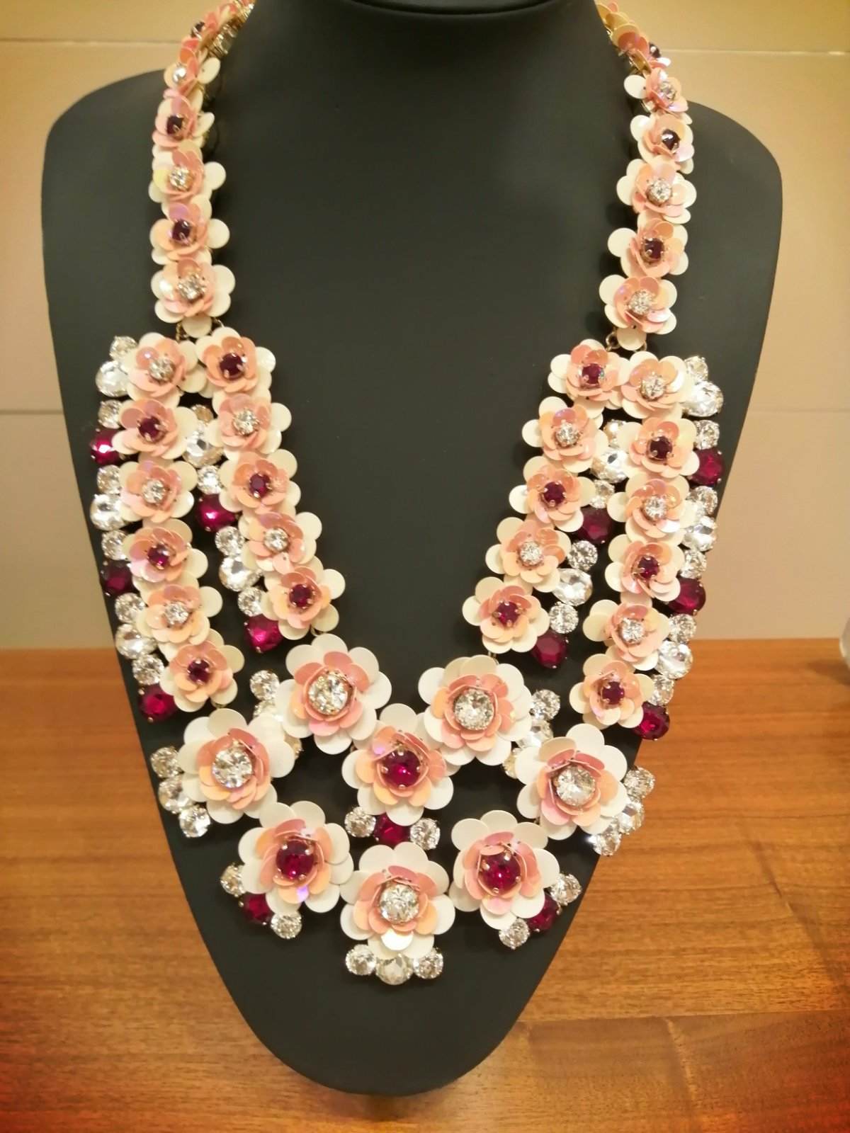 Pink necklace LILUM with sparkling diamonds and sakura-inspired design, 65 cm length
