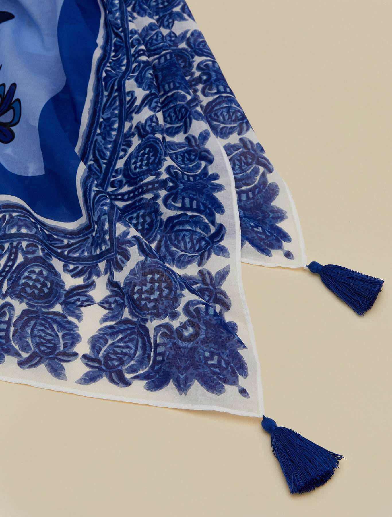 Scarf SAGGINA exclusive cotton muslin neck scarf with seasonal print and 133x133 cm size