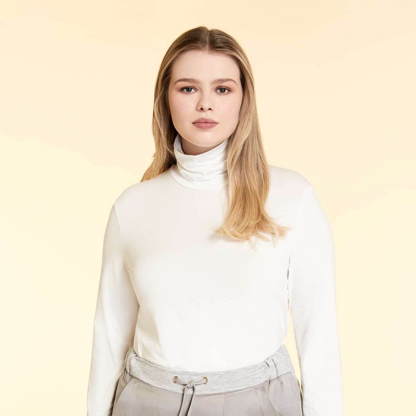 Sweater ZAFFIRO long-sleeved straight-fit with stand-up collar in white and blue colors