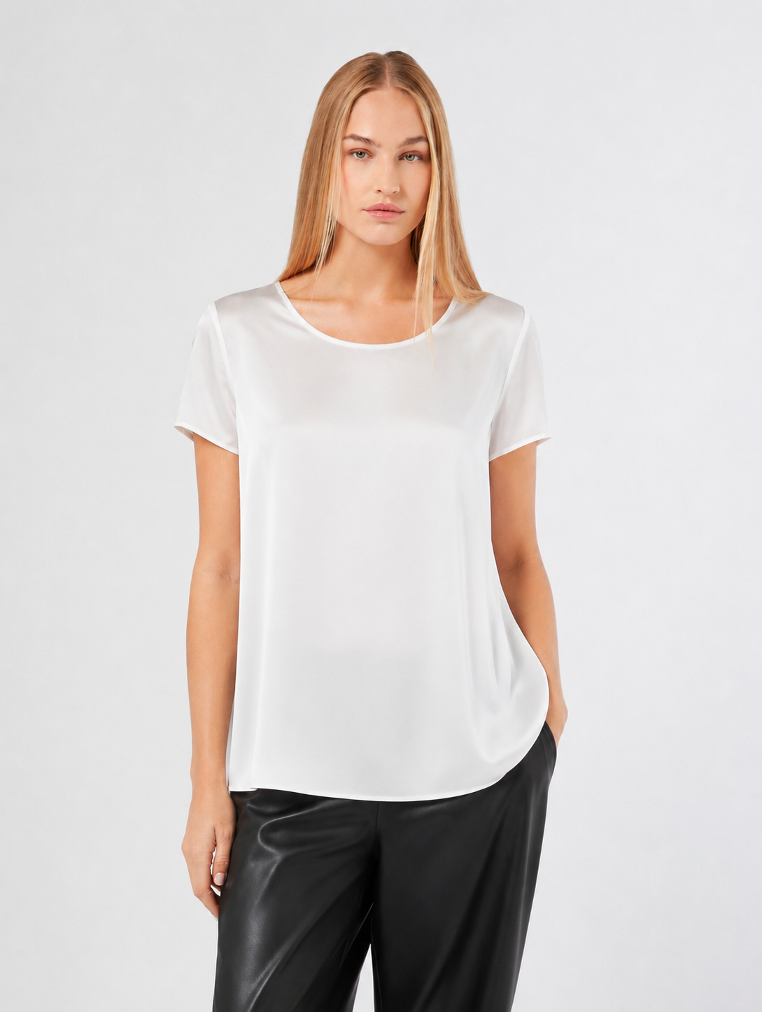 Sleeveless Top PACCHE in hammered satin with round neckline and side slits from Persona by Marina Rinaldi