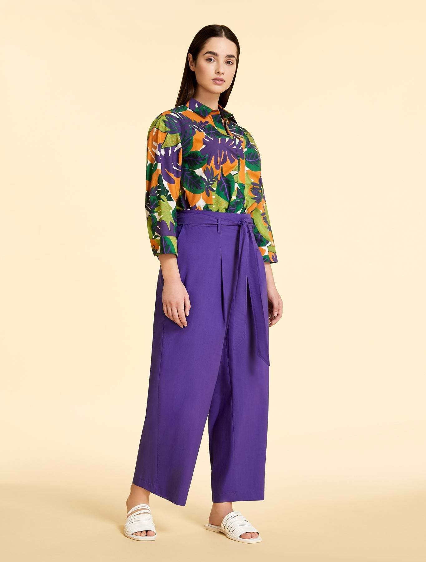 Wide-cut cotton poplin trousers with elastic waistband and removable belt in orange, purple, and green colors