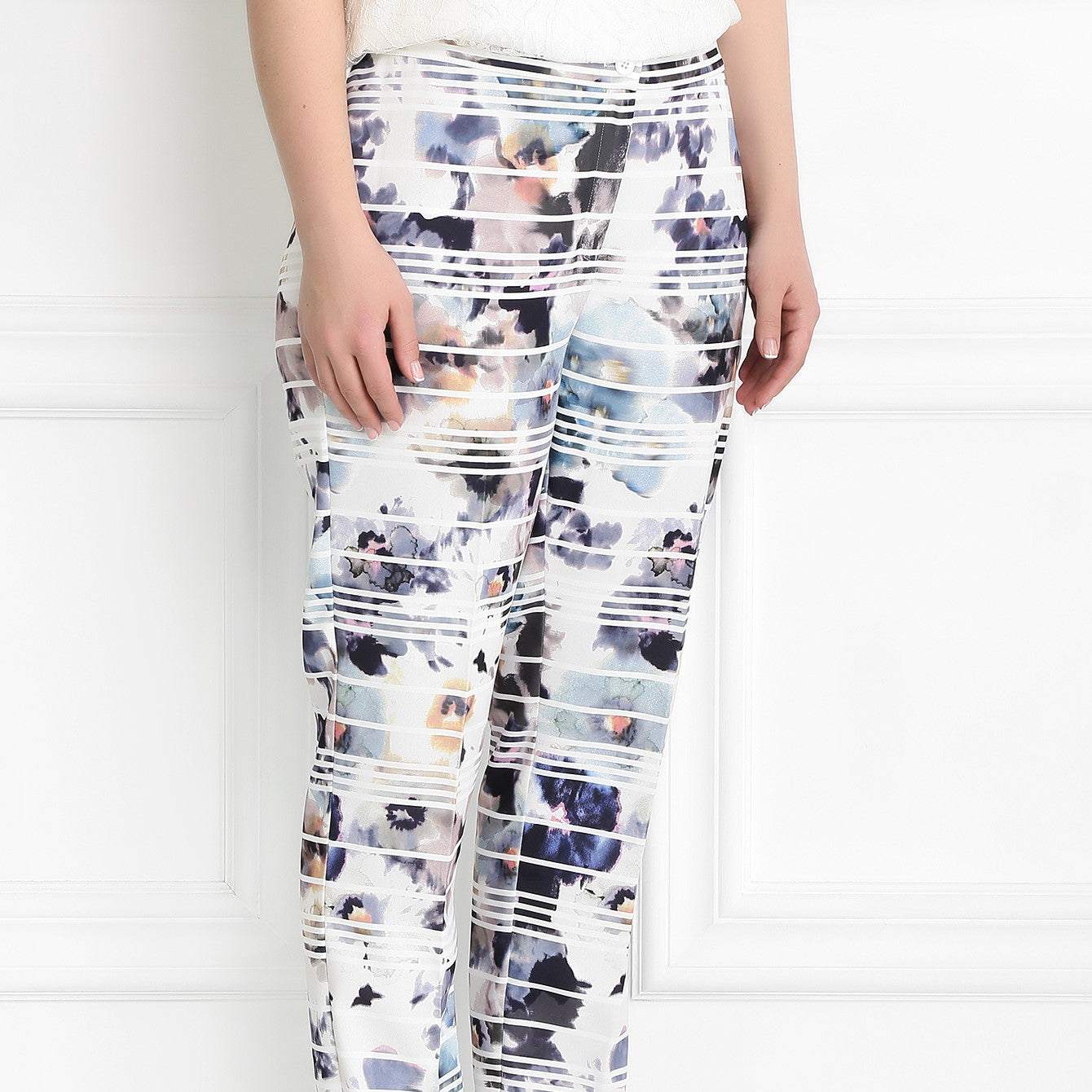 Trousers RUBINO wide straight leg with elastic waistband and front zipper closure for women